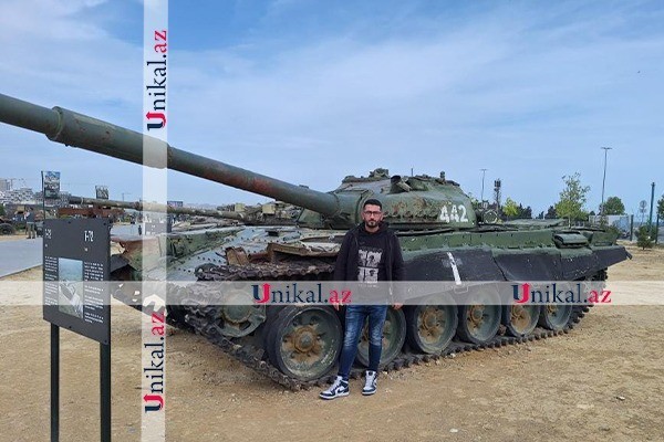 Aqarunov əmisinin Şuşada vurduğu tankın qarşısında -FOTO